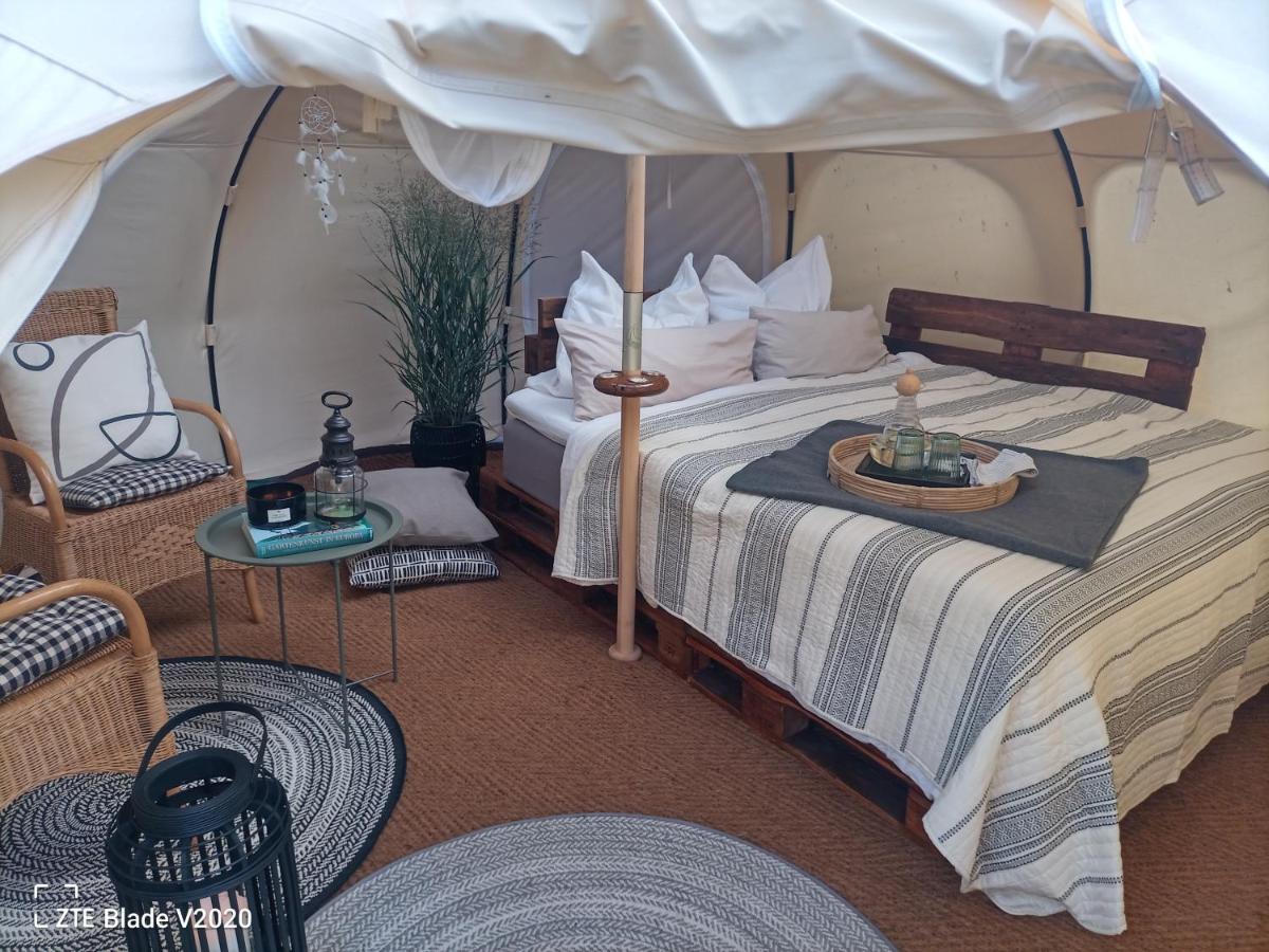 Hotel Glamping Altes Pastorat à Barmstedt Extérieur photo